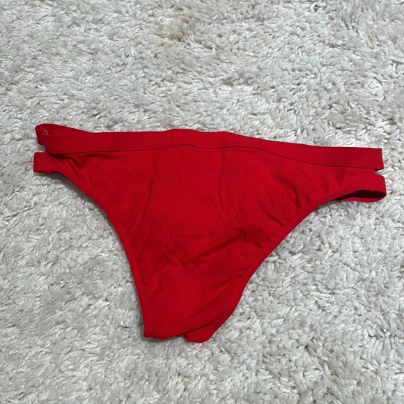 LSPACE red bikini bottoms - Picture 2 of 2
